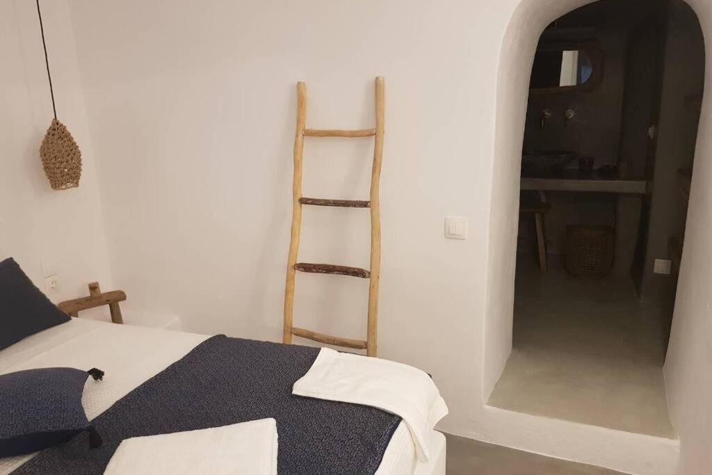 Santorini Folia Cave House With Jacuzzi Villa Pýrgos Exterior foto