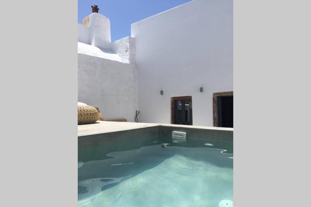 Santorini Folia Cave House With Jacuzzi Villa Pýrgos Exterior foto