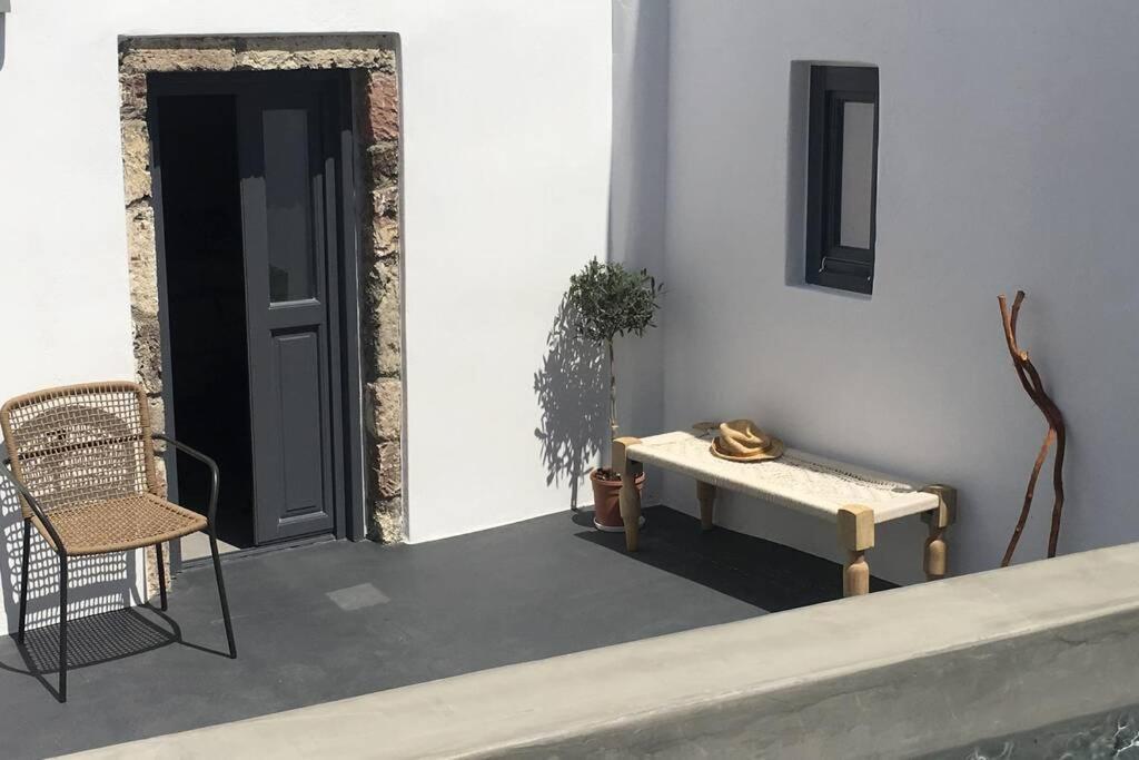 Santorini Folia Cave House With Jacuzzi Villa Pýrgos Exterior foto