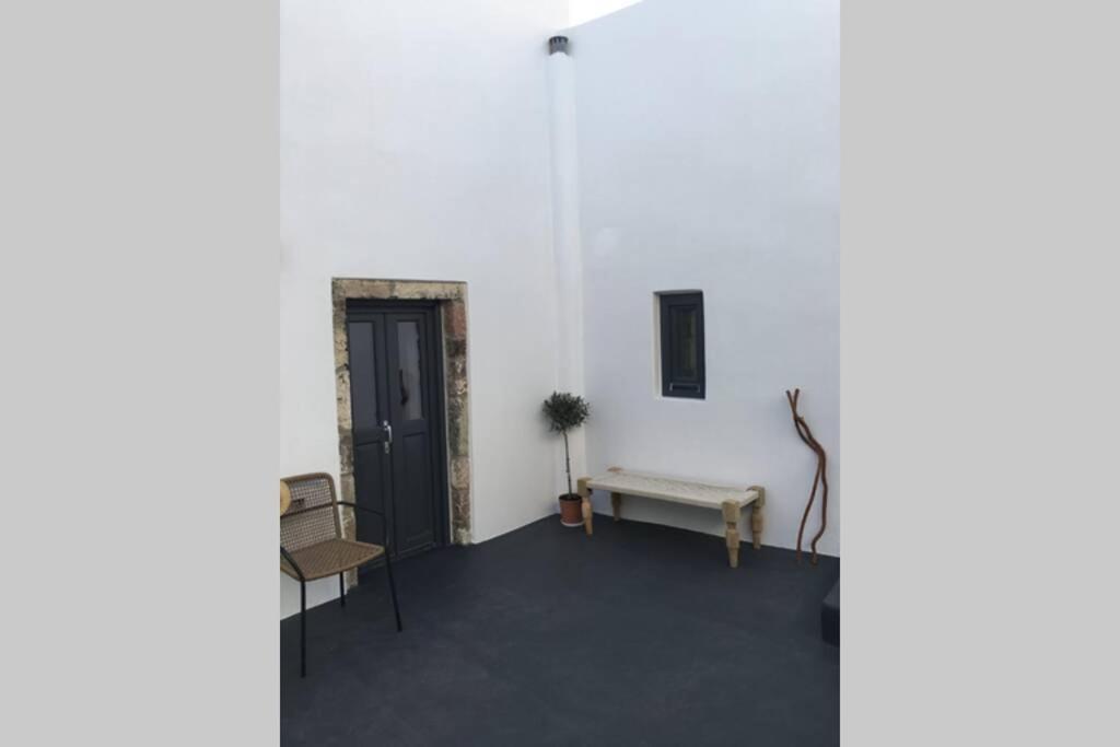 Santorini Folia Cave House With Jacuzzi Villa Pýrgos Exterior foto